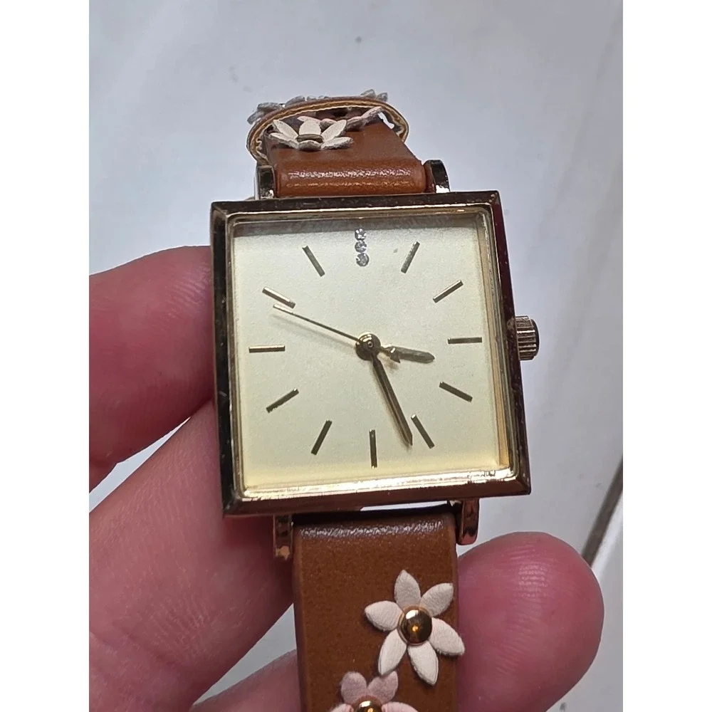 Unbranded square gold